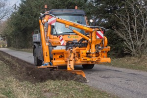 Unimog med rabatfræser